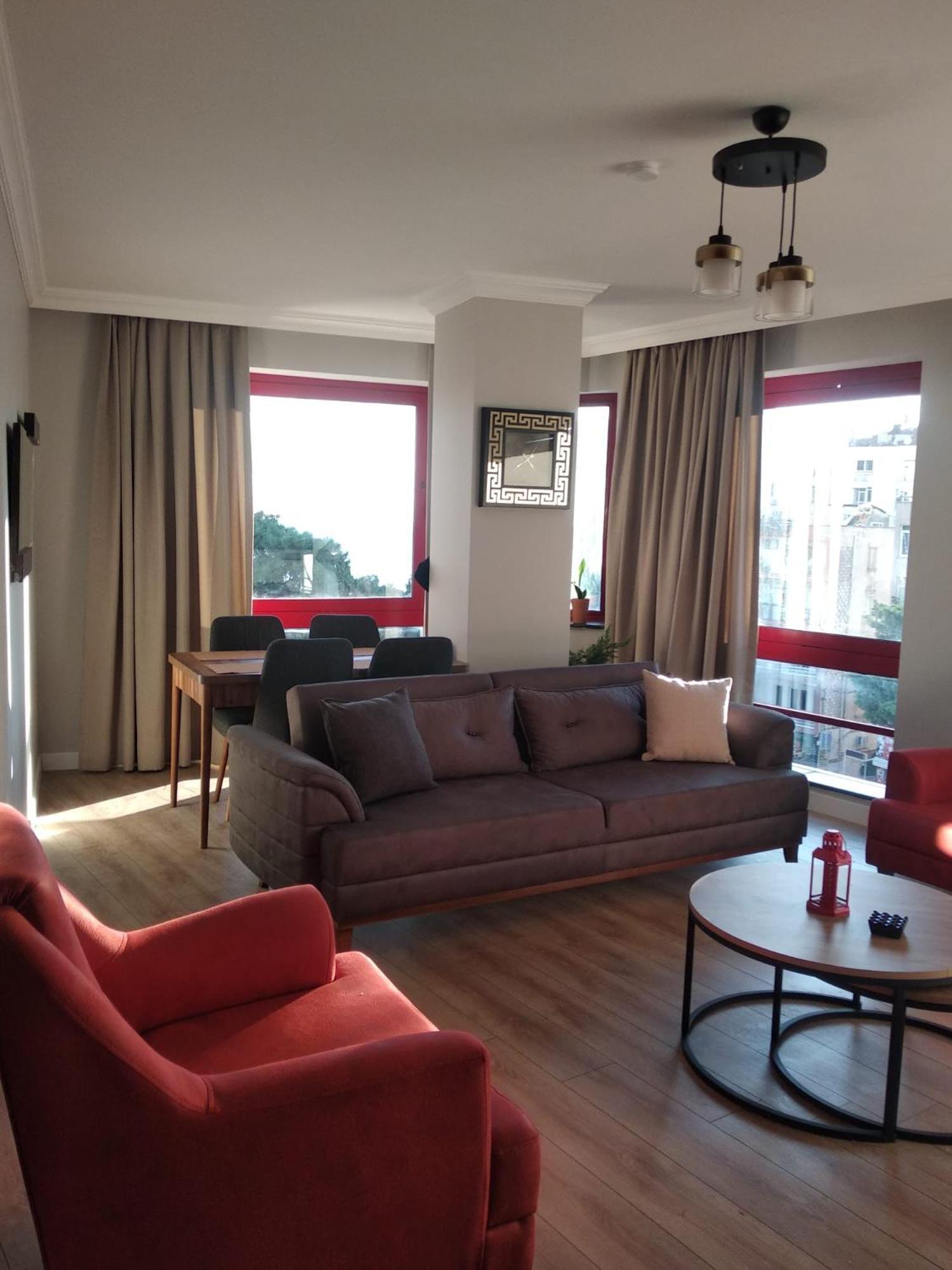 Daire Center House